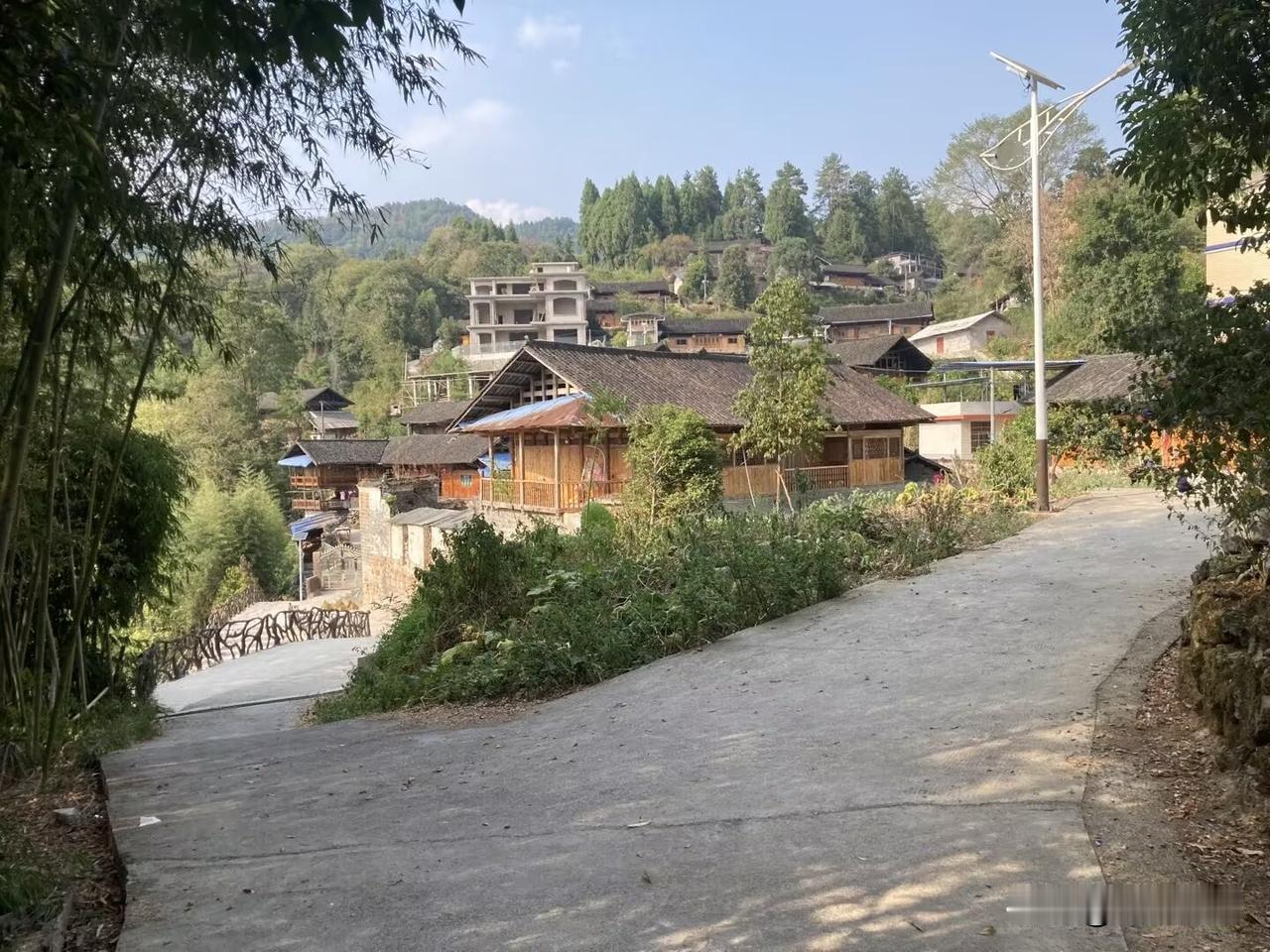 当代农村最不公平的人情陋习，就是家产传男不传女，养老责任却儿女不分。
 
这是无