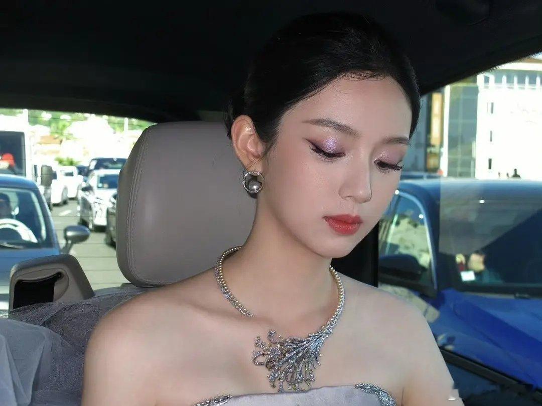 周也怎么胖成这样了 