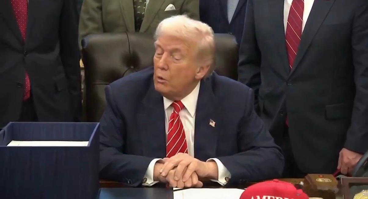 ‼️记者：“您今天早些时候与古斯塔沃·佩特罗的会面如何？你们在禁毒方面达成了任何