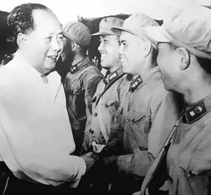 “革命不是请客吃饭，不是做文章，不是给画绣花，不能那样雅致，那样从容不迫，文质彬