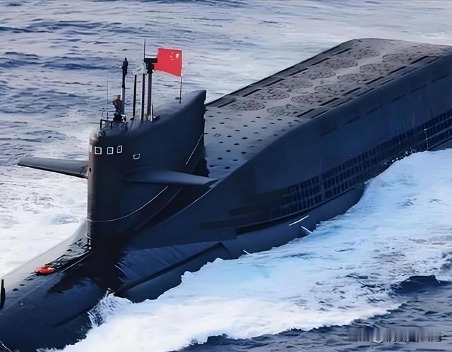 局势升温之际，中国接连亮出两大重器，释放了什么信号。

近期国际安全形势持续受到