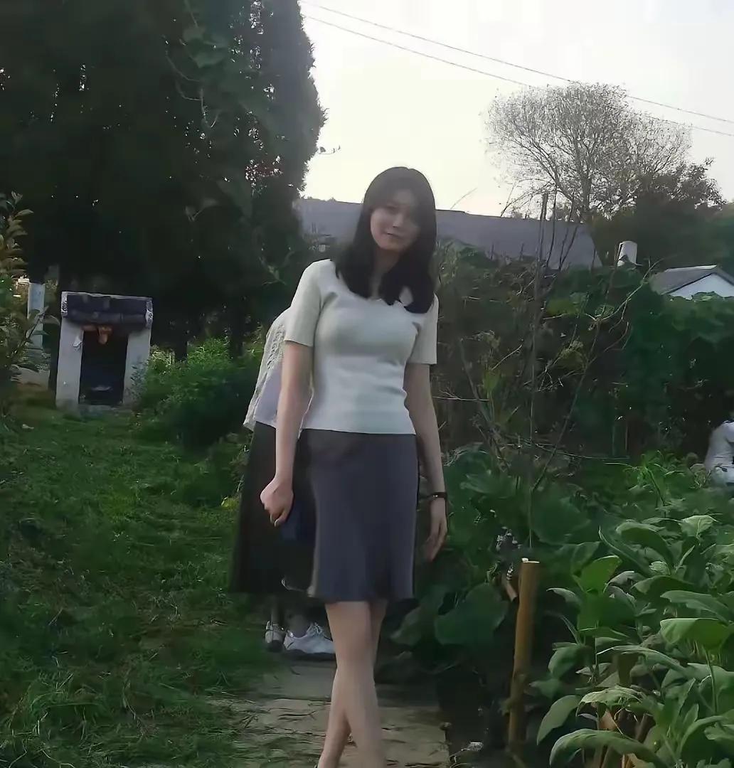 妈妈说，年龄大了就嫁不出去了[尬笑]