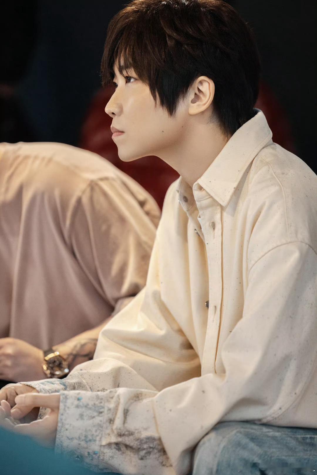 徐良鬼点子真多徐良无时无刻不在搞抽象徐良现场跟帅哥说想长成那样结果长偏，还一人扮