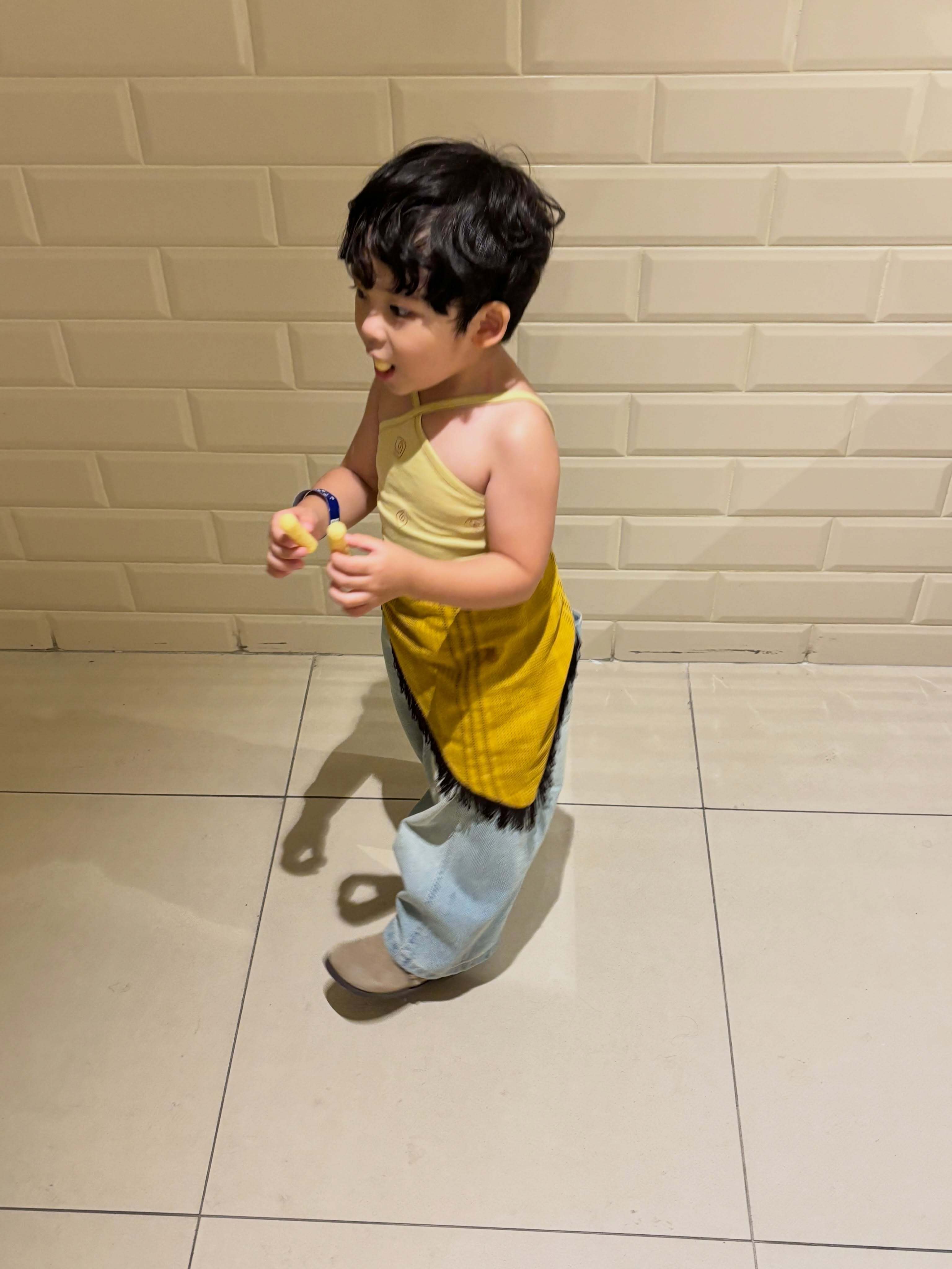 小潮男YIJIN来也 