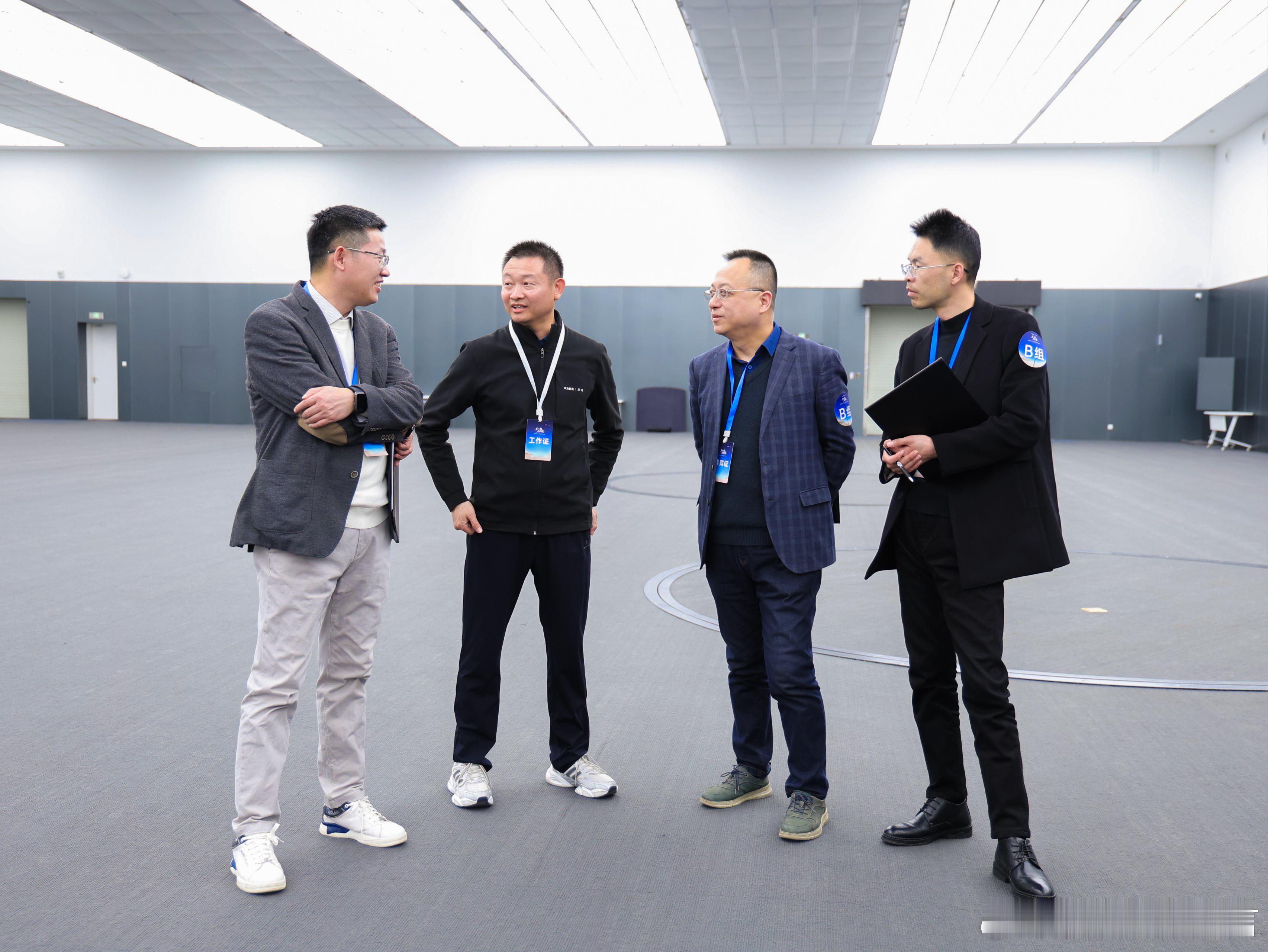 留意你身边正在装修的汽车销售店，很可能又是启境！继首批经销商在深圳华为总部签约后