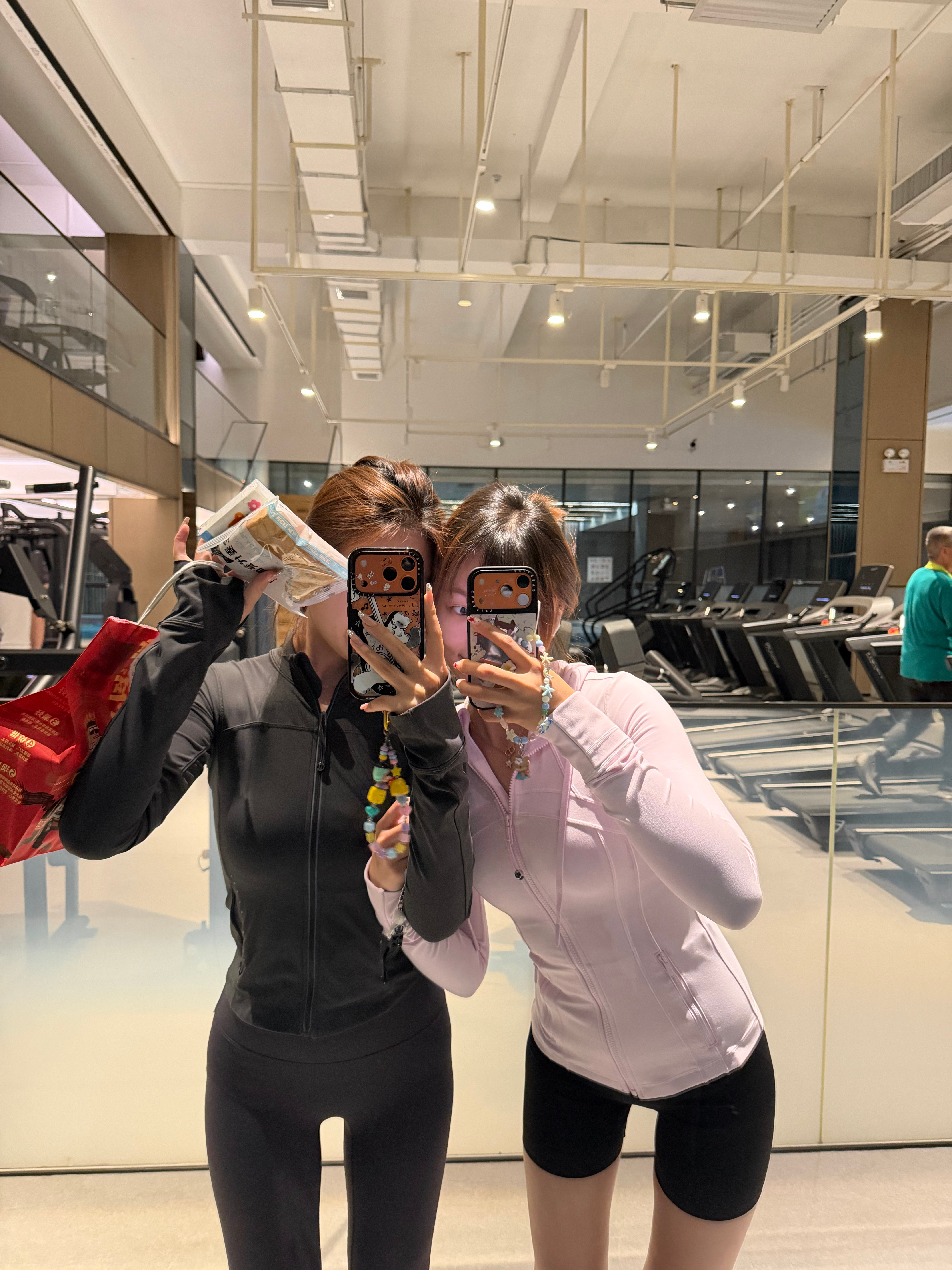 hi跨年之后没画过一次妆贝贝们 最近最自律的事 太健康了 嗯嗯可以可以吧 还有新