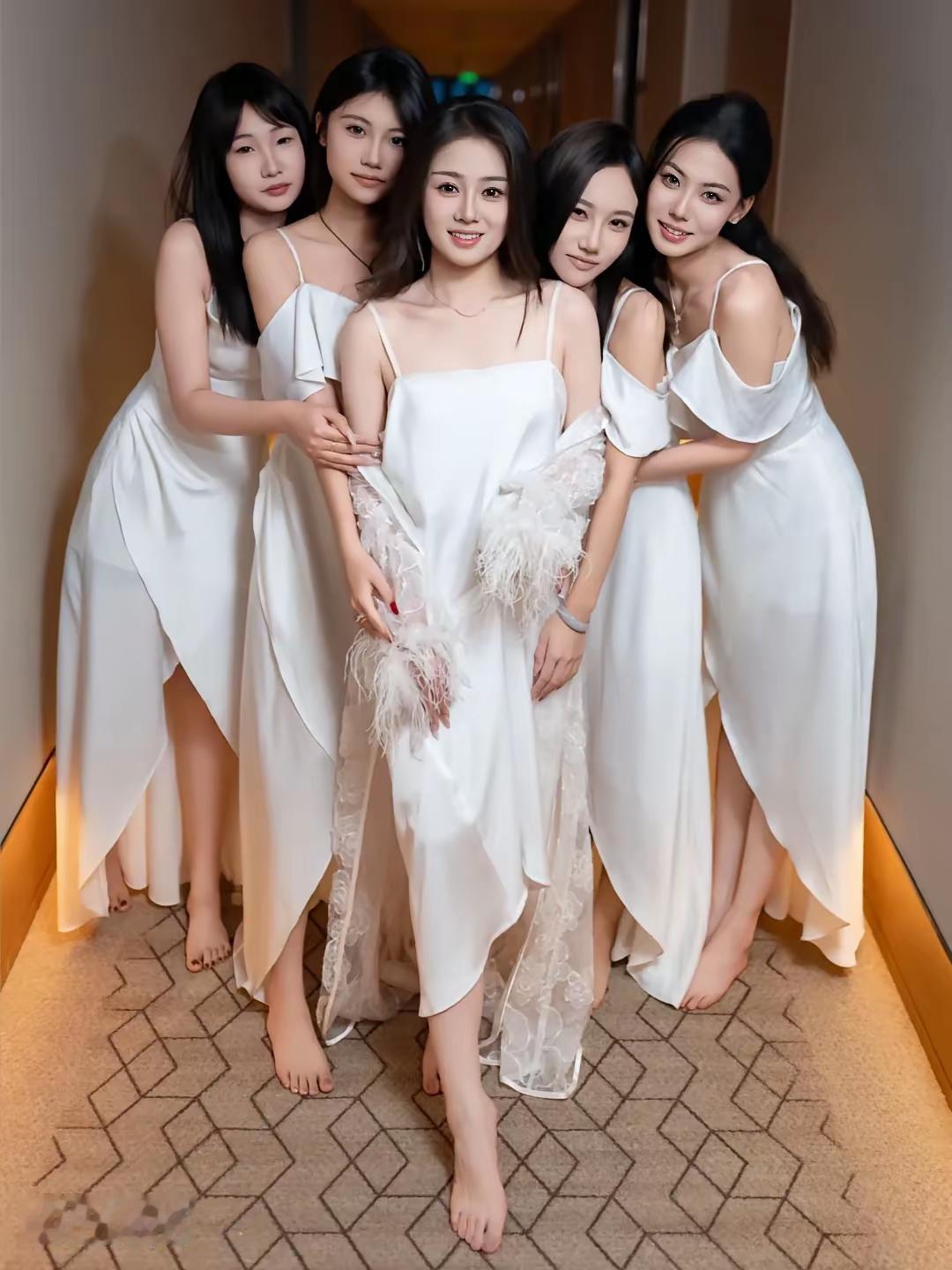 选个老婆，喜欢那个带走，多个也行！！