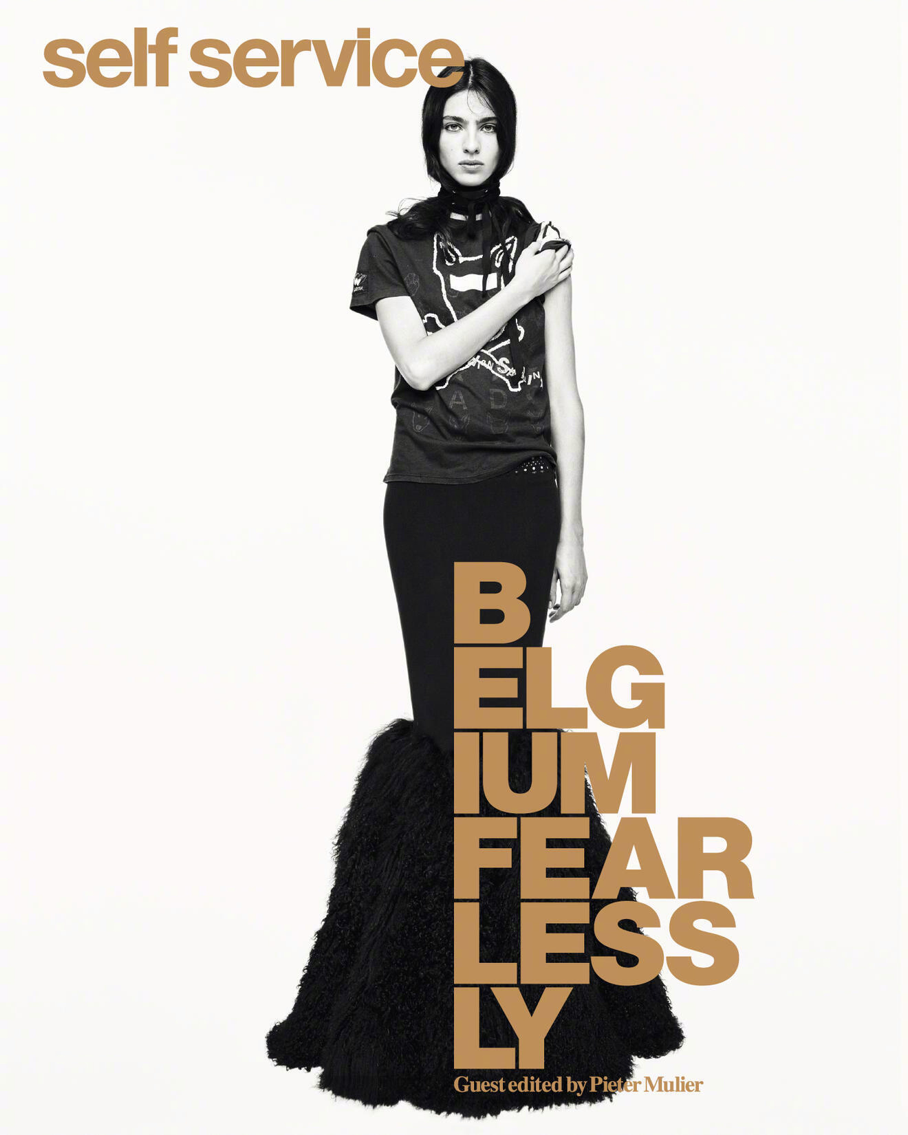 Self Service F/W 2025 秋冬刊封面人物，超模Loli Bah