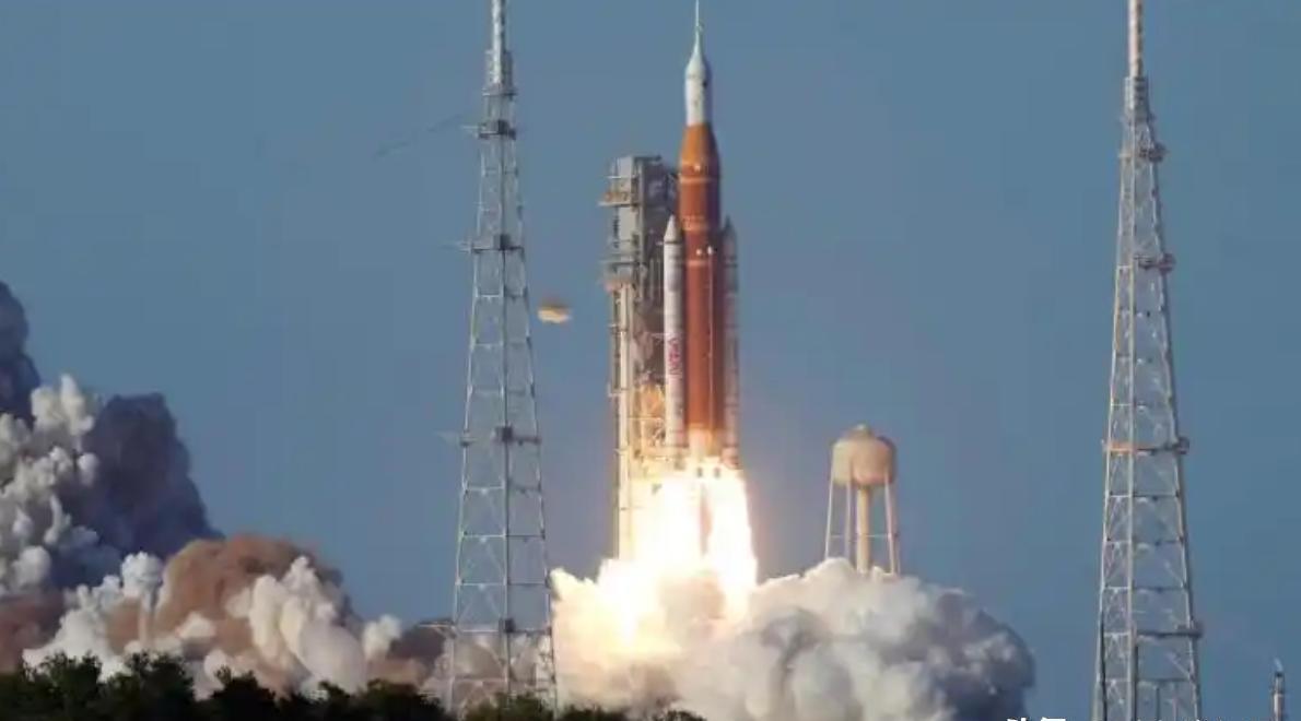 月球“快递”已签收！4名宇航员刚砸进太平洋，人类离火星又近一步


刚刚，太平洋