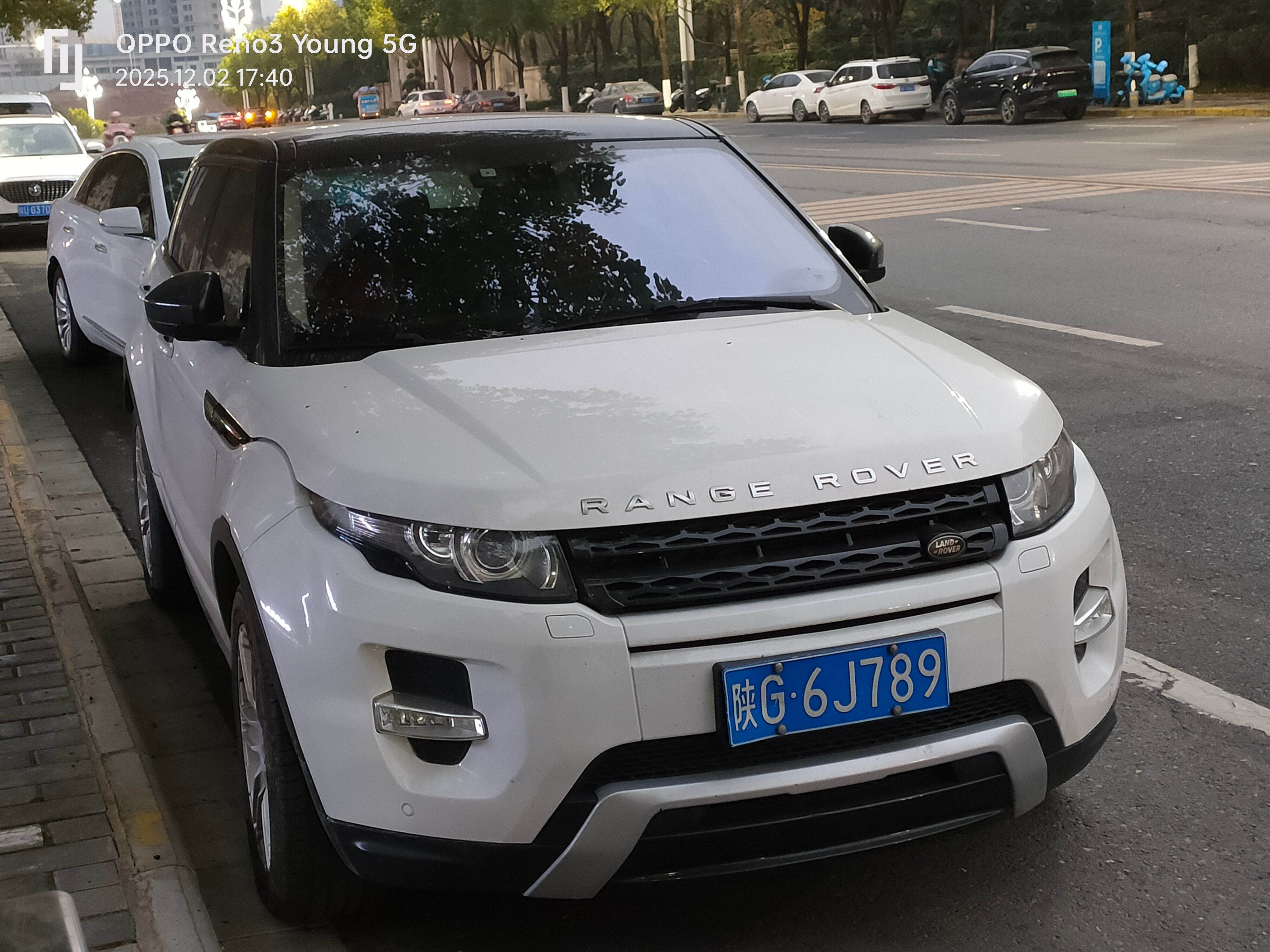 陕G6J789路虎极光 