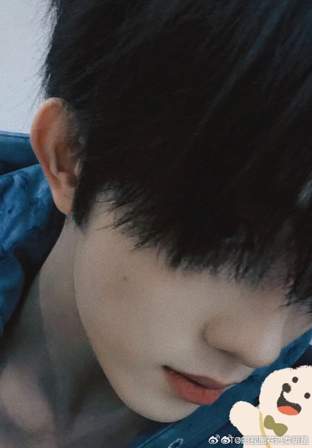 苏新皓空降聊天苏新皓空降发自拍苏新皓突然空降和粉丝们聊天，分享了各种生活小细节，