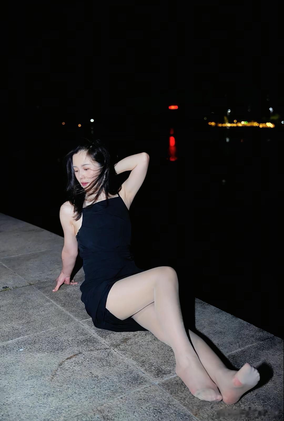 玉足专题颜控正义日记的红包美女