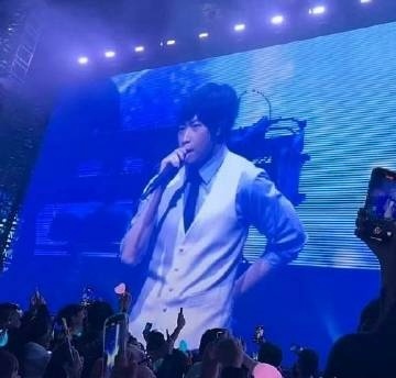 周杰伦演唱会嘉宾是五月天周杰伦与五月天的合作被视为华语乐坛的一大盛事，象征着友谊