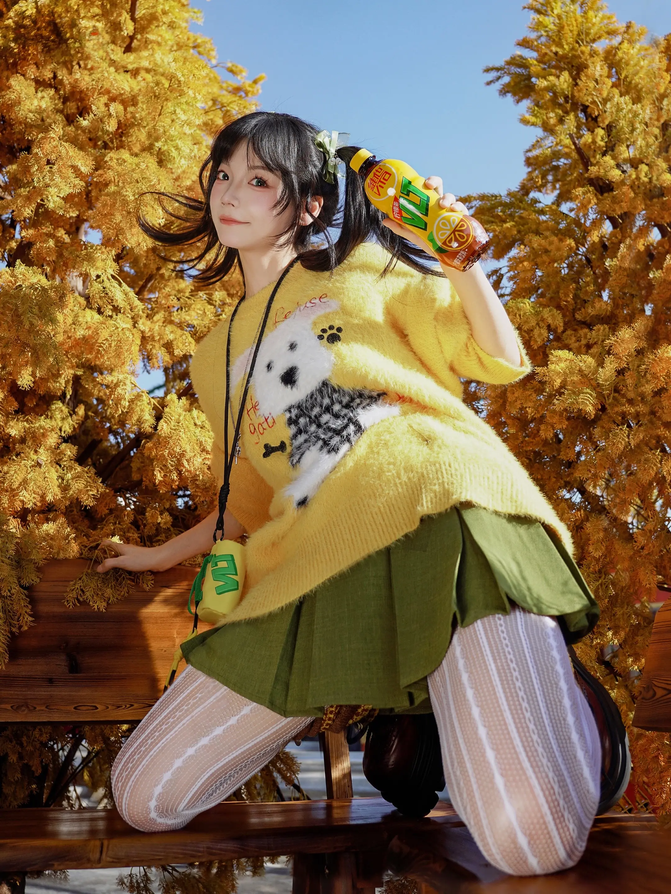 柠檬茶和我，都在等你认领哦。猜猜蛙今天的穿搭是什么配色捏？