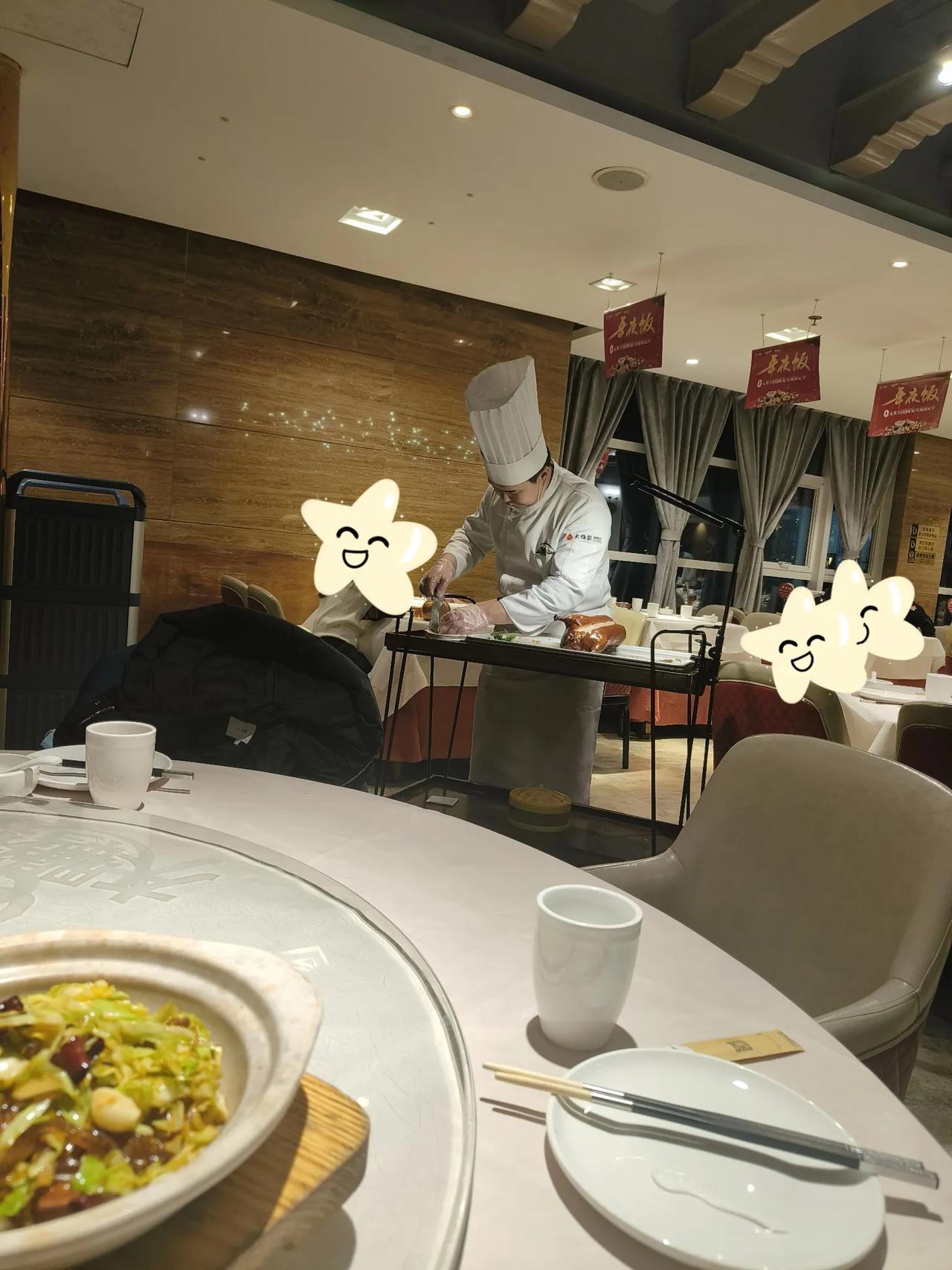 回老家以前和同事们一起聚了个餐。
谁能想到，一直奔波劳碌的人竟然会晕地铁和火车[