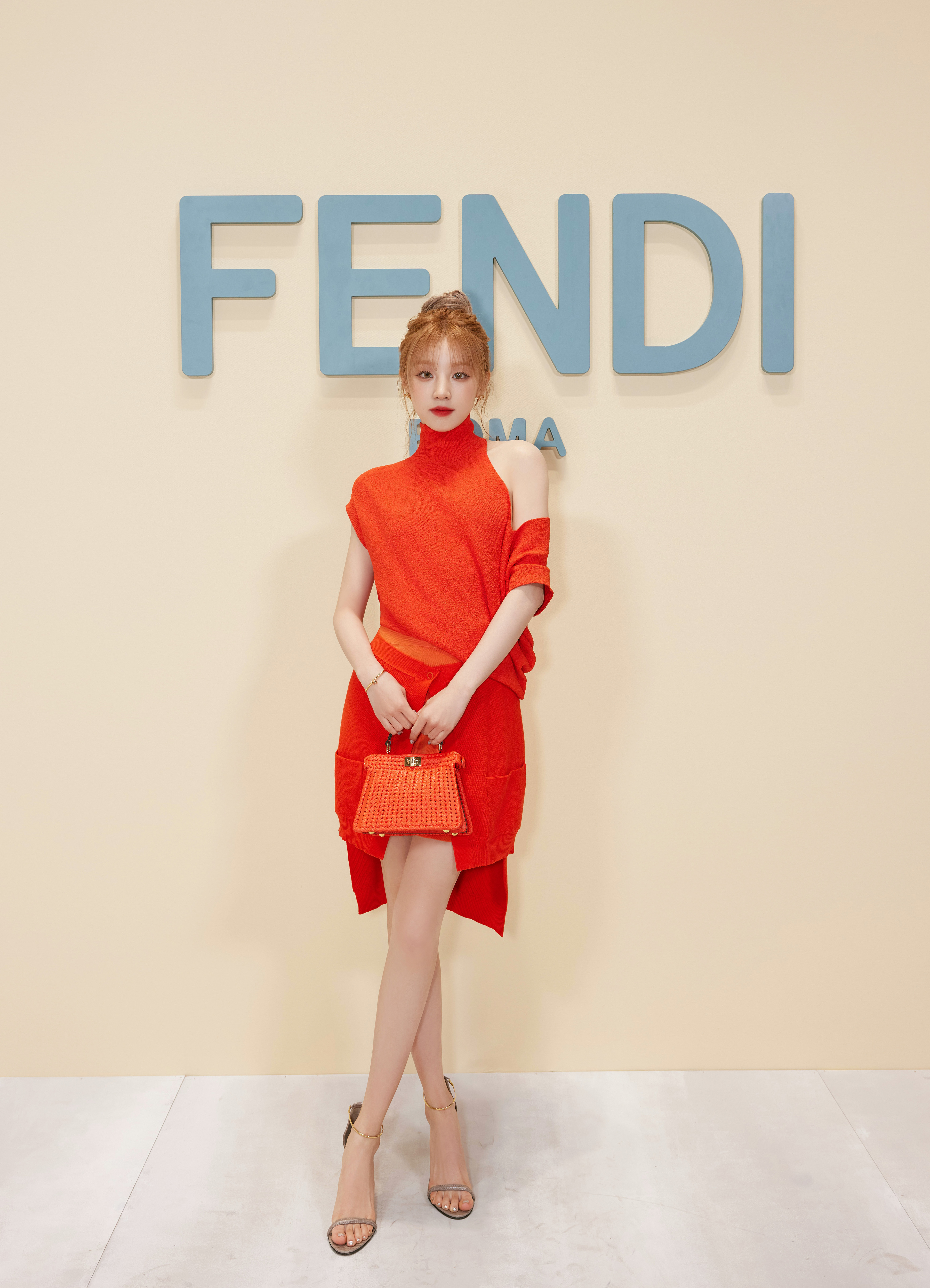 宋雨琦米兰时装周：Fendi AW24秀场造型 ​​​