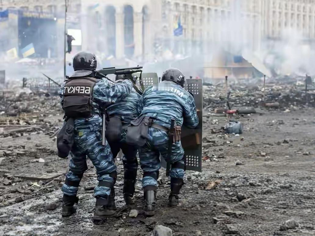 古特雷斯任期将满即将下台，任上联合国危机重重，他却碌碌无为，面对各地冲突和美国、