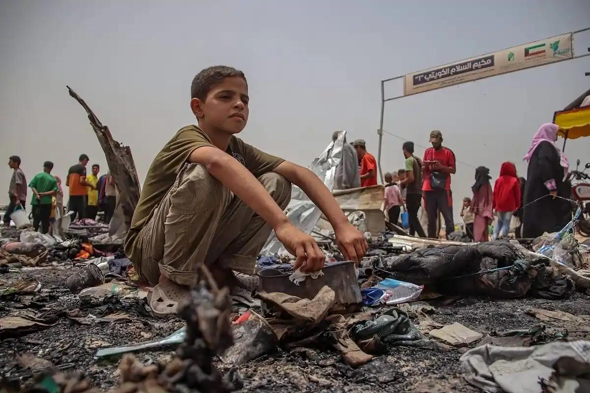 以色列这次是真的怕了！不是怕哪颗导弹砸下来，而是突然惊醒：再这么打下去，自己真可