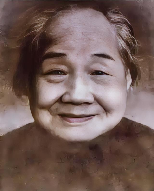 1950年，毛岸英带着人参、鹿茸、奶粉和信件回到湖南，替父亲毛泽东给外婆向振熙祝