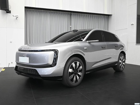 奥迪E7X预售新公路之王奥迪E7X今天开启预售，5米多的中大型SUV，预计24-