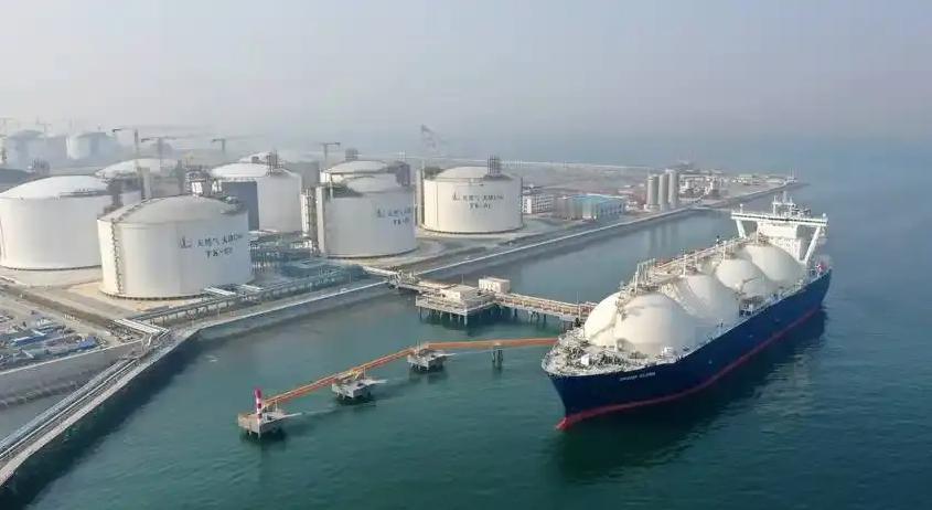 快讯！
美国突然宣布了。
这几天，美国在加勒比海又加了一批军舰，人手上千，地点就