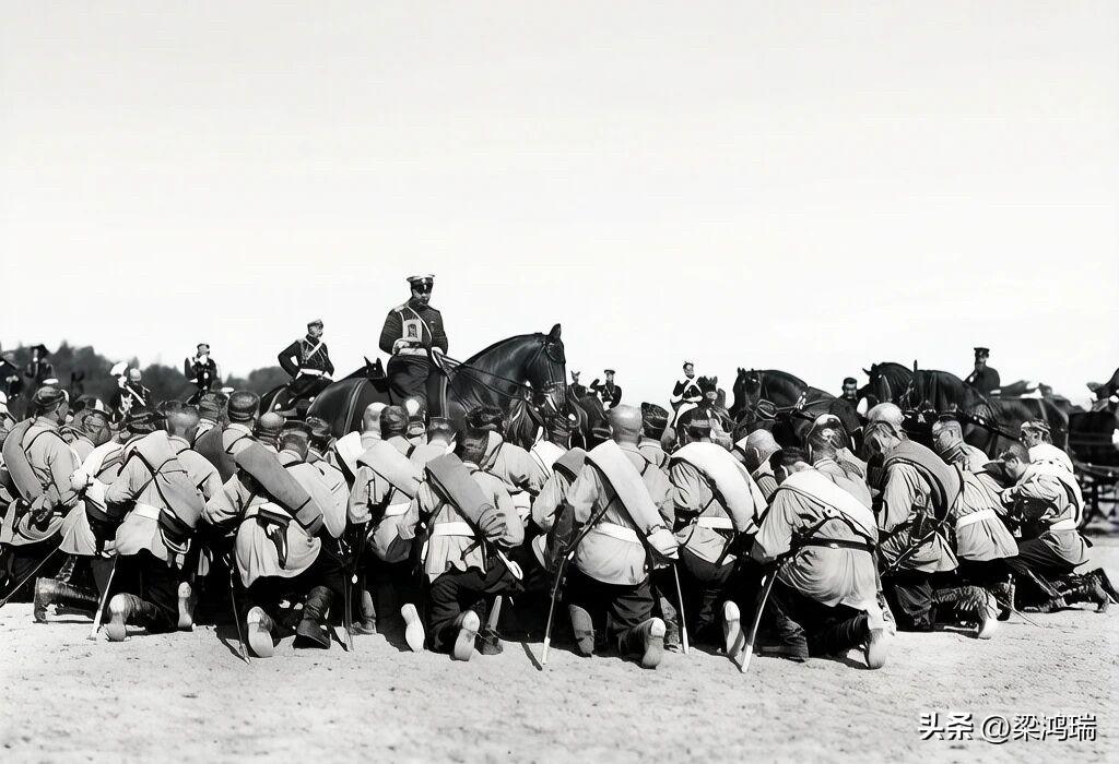 1904年2月，日俄谈判破裂后，沙皇尼古拉二世决定动用陆军，试图通过一场“小小的