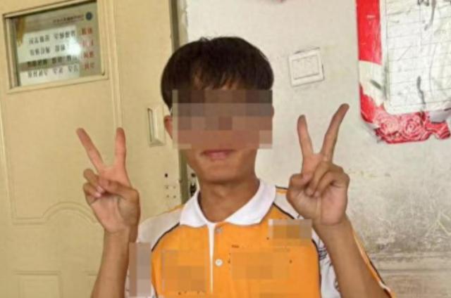 天都塌了！内蒙古，一女子接到电话，16岁的儿子被人捅了，她狂奔100多公里赶到医