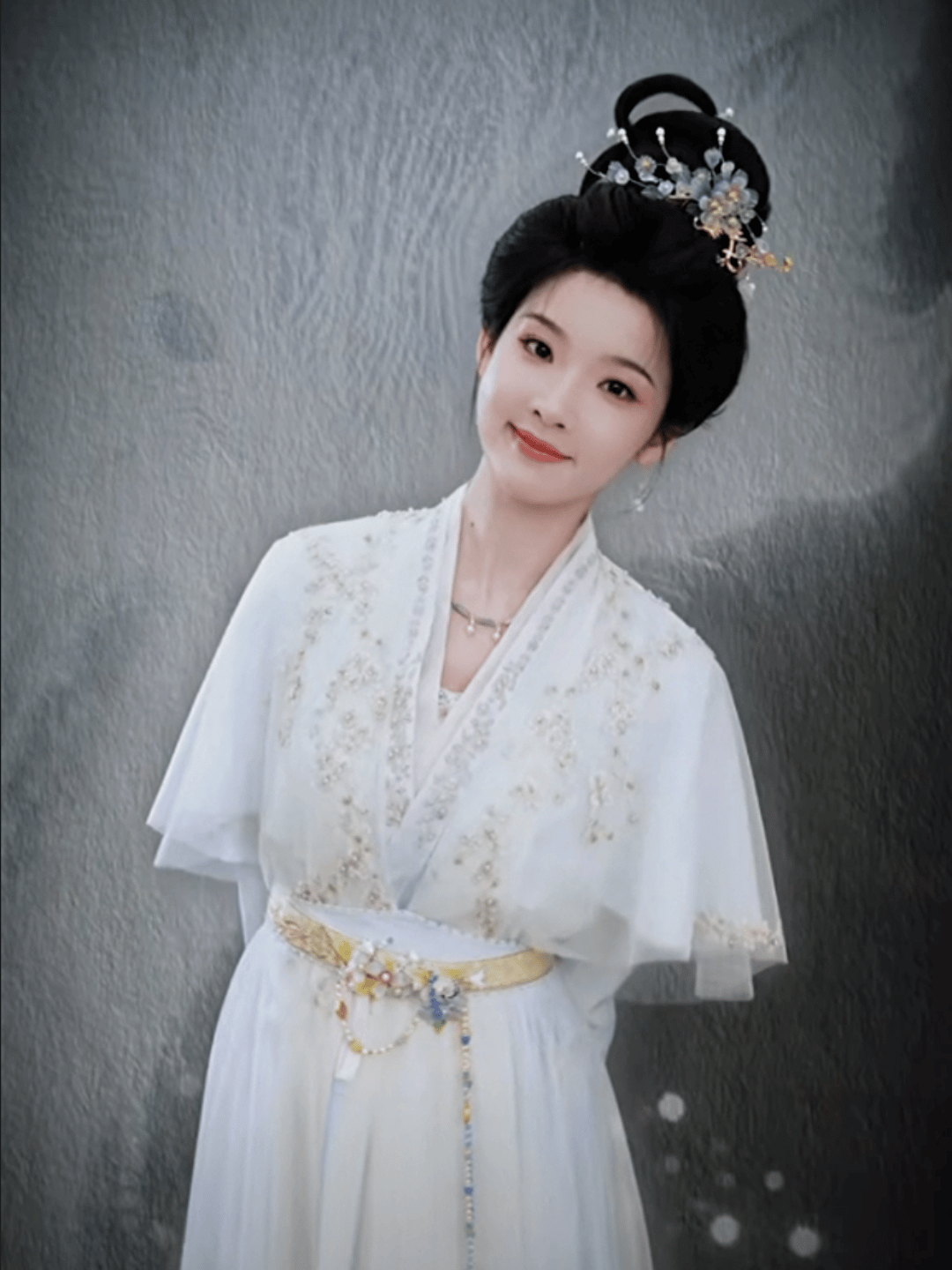 新版《聊斋》全女阵容，怎么样？[doge]▲领衔主演：张淼怡 饰 喜悦▲单元女主
