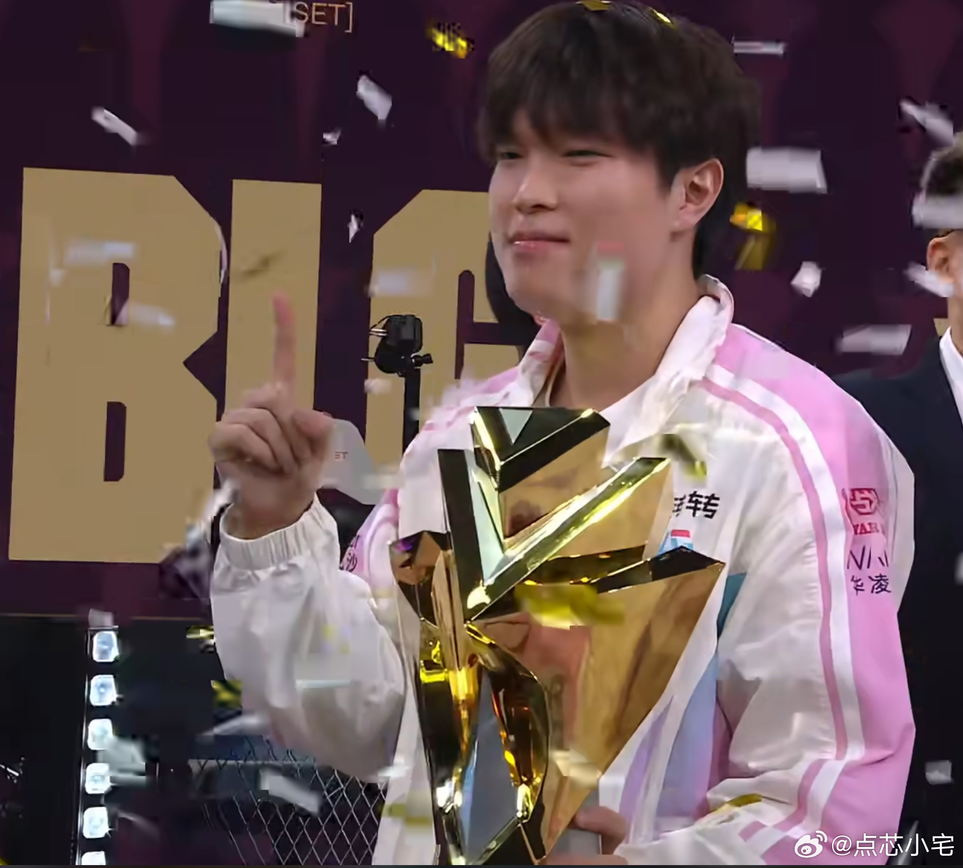 G2对战BLGBLG夺得先锋赛冠军   bin你真的值得一个冠军，你就是世一上