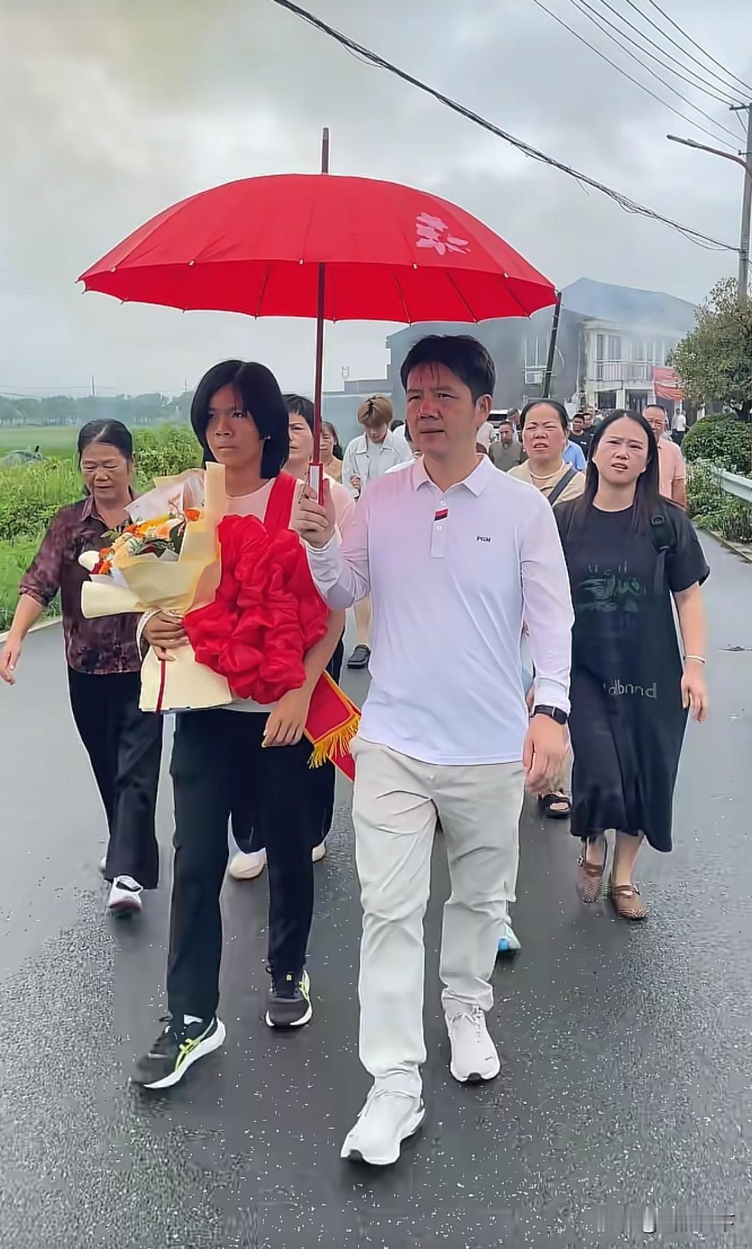 今天刷到杨木荣的升学宴，本以为清华北大已经是巅峰了，没想到这把直接是帝国理工，很