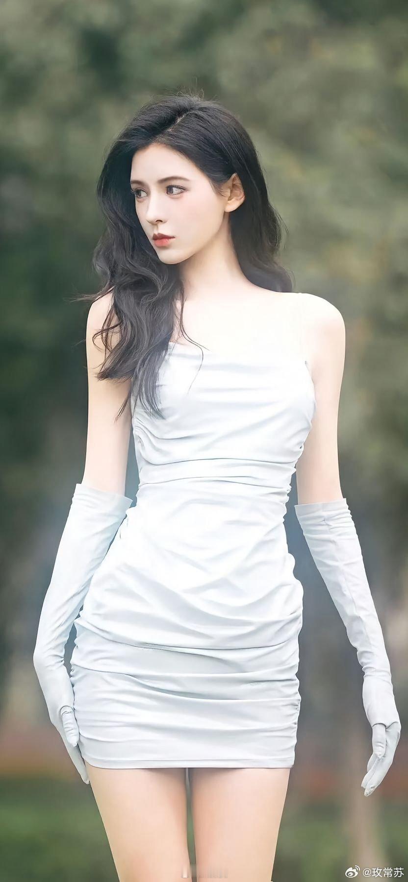 张予曦赵昭仪下班了别聊工作 下班了没人想聊工作吧，下班就应该忘掉烦恼，打工人狠狠