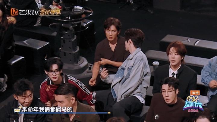 钟汉良问丁程鑫有二十岁吗魏哲鸣给钟汉良丁程鑫传话 钟汉良可能就想随口问问，结果魏