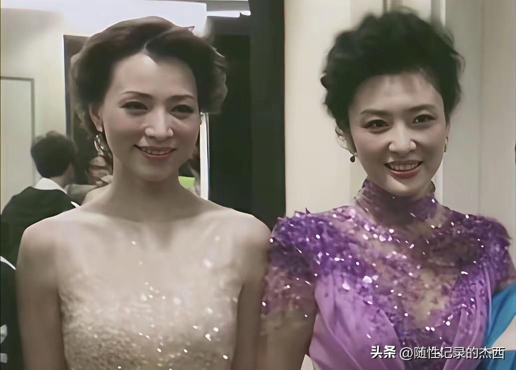 周涛早年的主持很大气，让人很愉悦，属于颜值高，气质完美的一个女主持人，但才华上看