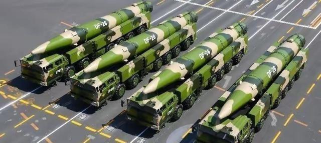 核武器这玩意儿，最好只存在于保险柜和官方声明里，千万别真在现实里露脸。有人抛出个