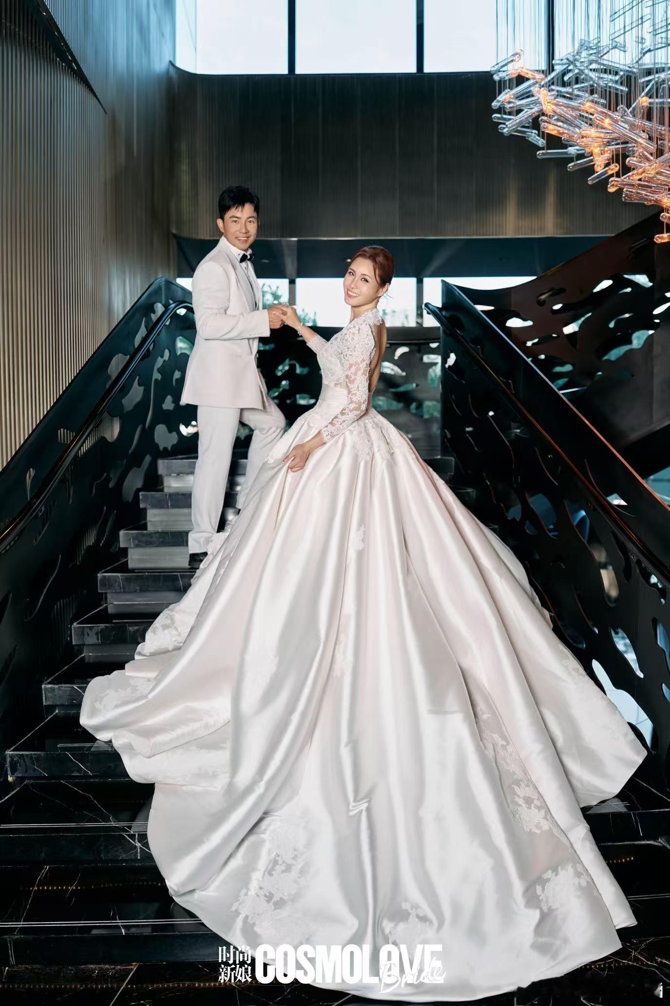 刘畊宏王婉霏18周年婚纱照 这组18周年婚纱照，不仅是他们爱情的见证，更是他们温