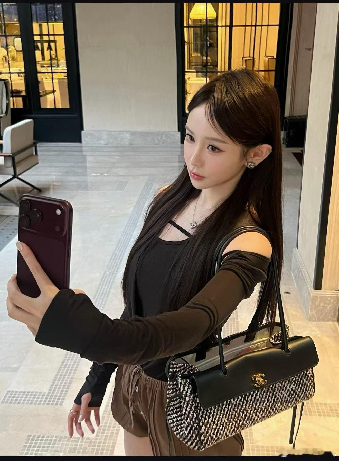 酒红色是18的标志，等20出来，也将会最快跌价 ​​​​iPhone18Pro新