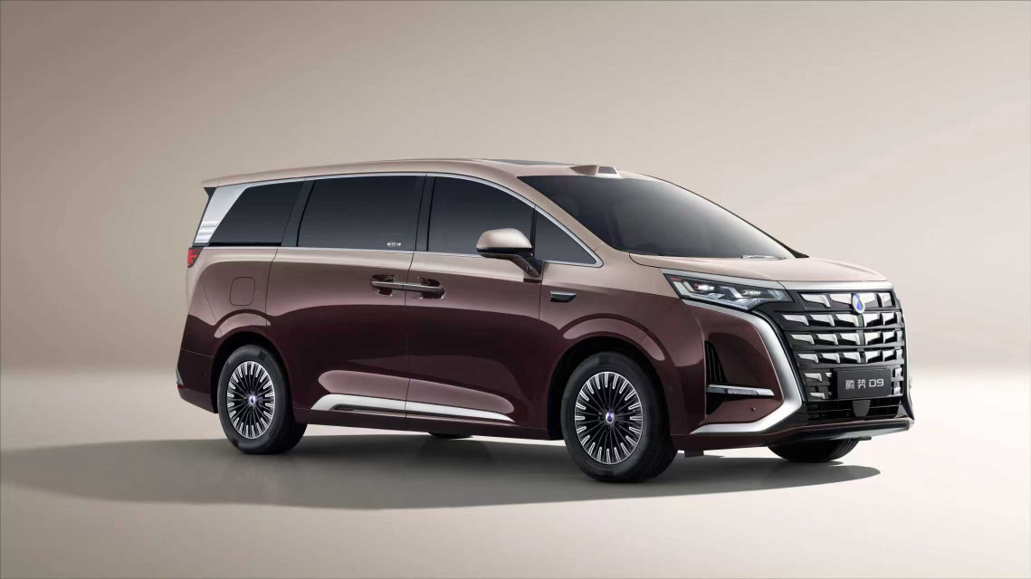 刚看到官宣了！第二代腾势D9正式官宣，搭载第二代刀片电池，纯电续航高达800km