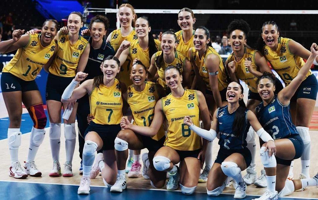 📢 🇧🇷巴西女排公布了南美锦标赛参赛名单；加比位列其中。

🏐 二传：罗