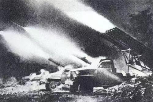 1953年6月16日，秦基伟从朝鲜战场回国，受到毛主席的亲切接见。毛主席问他：“