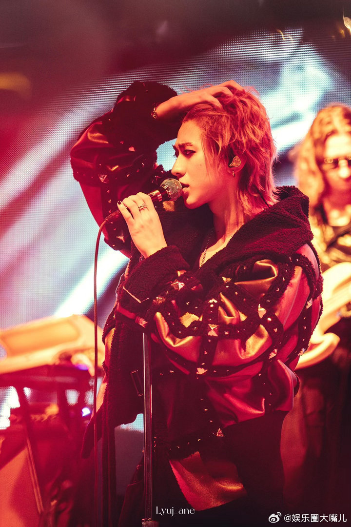 蔡徐坤2026世界巡演 蔡徐坤的真诚永远看得见！5点健身打磨舞台，“你快乐我就快