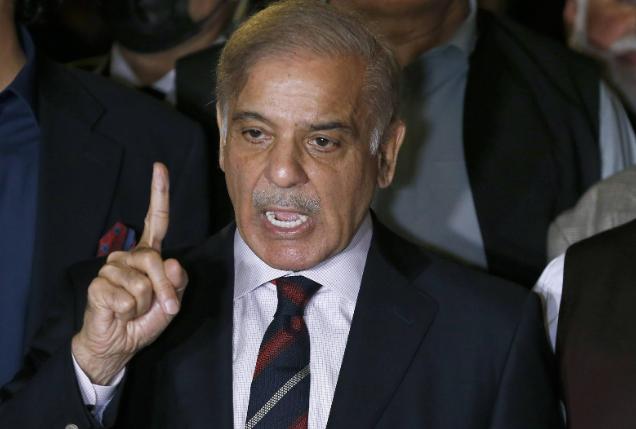 阿联酋慌了，连夜访华，35 亿债务破局后，海湾小国的求生欲藏不住了
 
这一切还