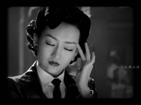#王鸥回应没戏拍直播带货#
忘不了汪曼春，也怀念明侦里的王鸥。
独自养育孩子，尝试直播带货，直播是新