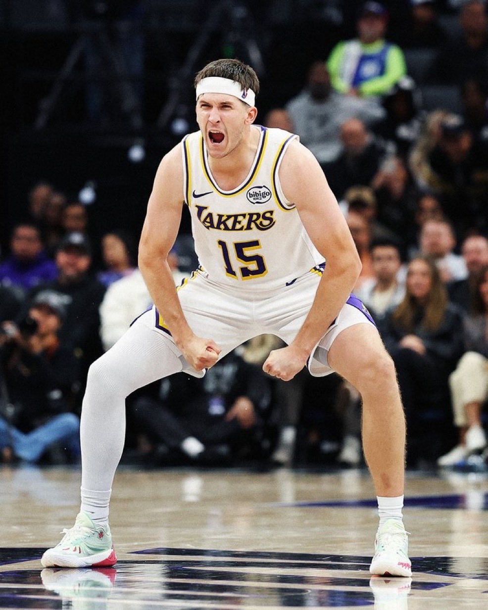 里夫斯说因为前几天在社交媒体上调侃过东契奇，所以当他站上罚球线准备拿50分的时候