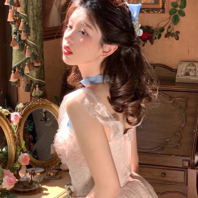 我做好了孤独终老的准备，但也做好了将来哪天闪婚的准备，我永远期待爱会哪天降临，也
