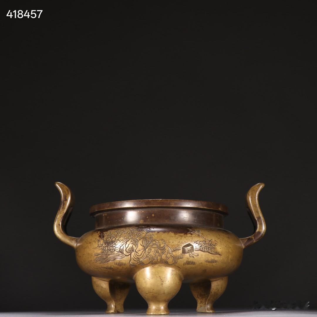 旧藏 铜制人物故事朝冠耳三足香炉
规格：高10.5cm宽17.7cm