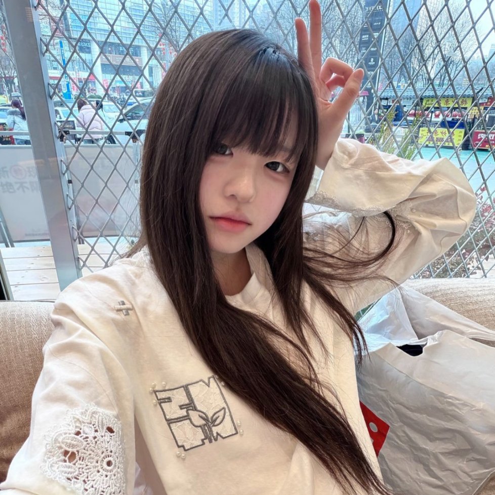 𝐖𝐞𝐂𝐡𝐚𝐭｜高级感女头分享𝑆𝘩𝑎𝑟𝑒审美积累⭒˚｡‧₊ 