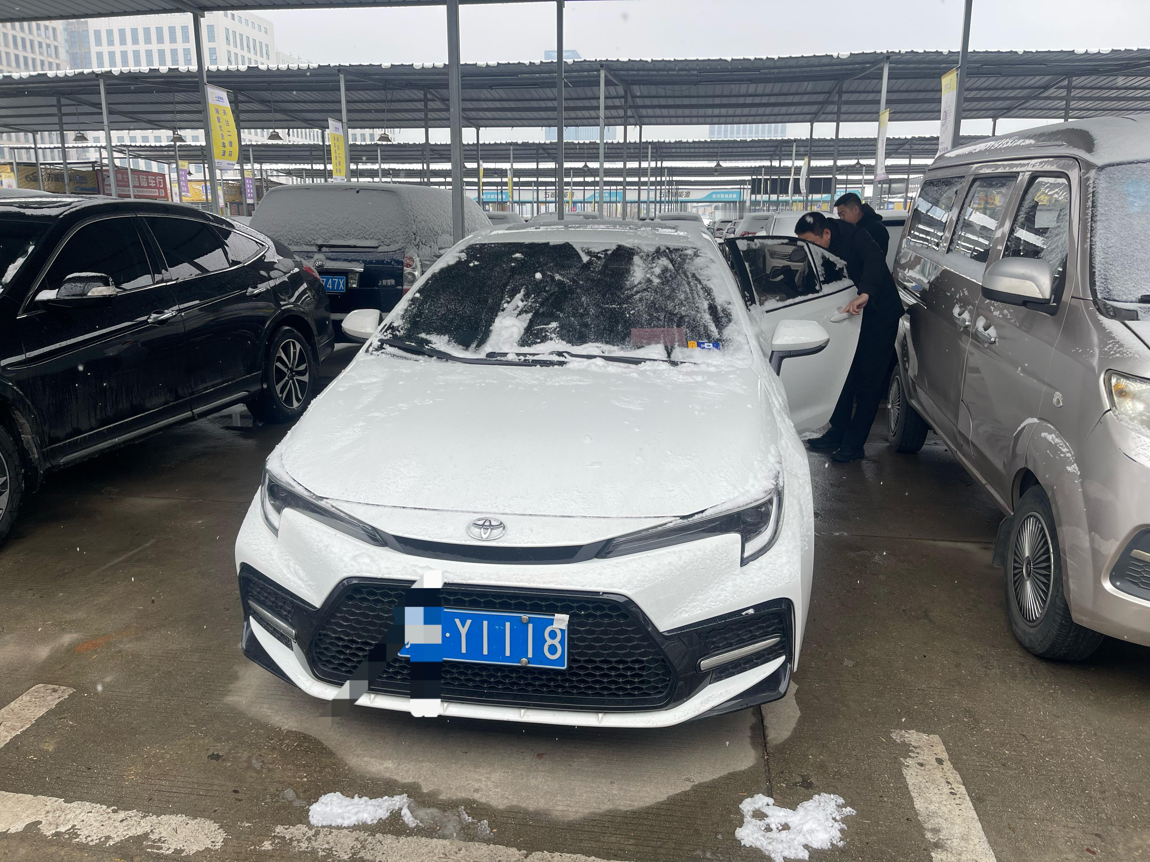 预售一台2023年5月 上牌 丰田雷凌 1.2T自动运动版本，一手车，5.3万公