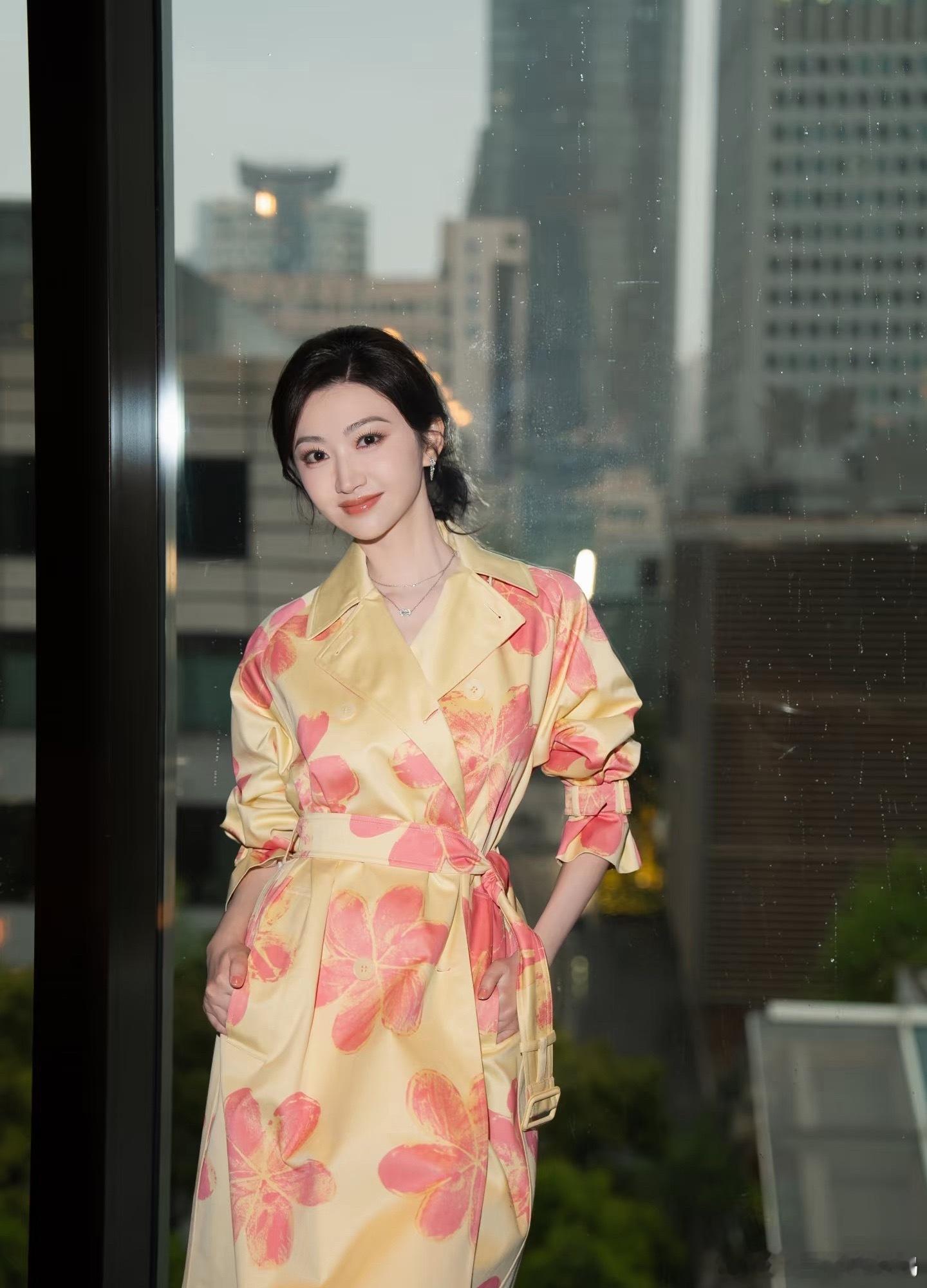 贴黑胶带看完孙宇晨那篇《我的女友景甜》长文真的只能说：文人写故事，细节最杀人。文