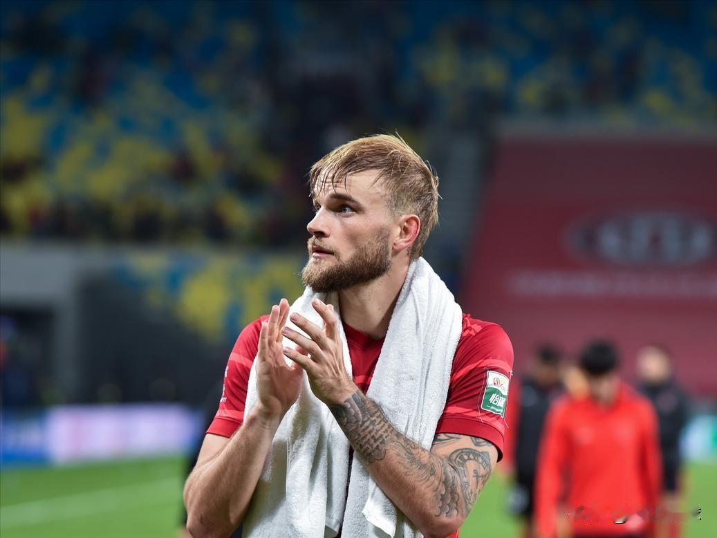 中超绯闻转会---莱切特…杜加利奇走后，深圳确实需要一个外援中卫，而且现在还有一