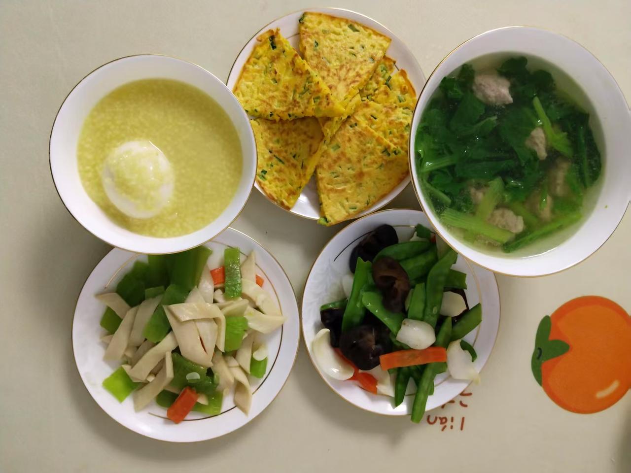 刷到好多人晒婆婆做的爱心饭菜，看得我好羡慕！虽然我还没有老婆婆疼，但自己动手丰衣